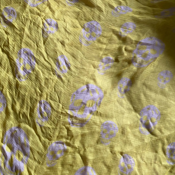 Never worn Alexander McQueen scarf - Picture 5 of 6